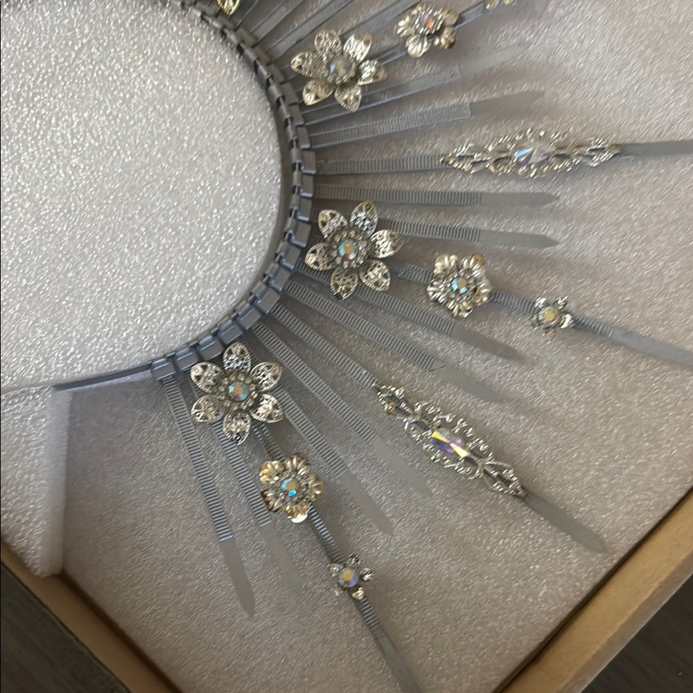 Silver Floral Jewel Headpiece - Picture 2 of 4